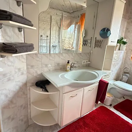 Apartment Attraktive 3 In Ruhiger Lage *