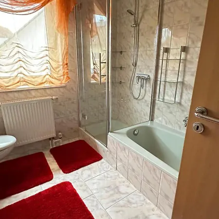 Apartment Attraktive 3 In Ruhiger Lage